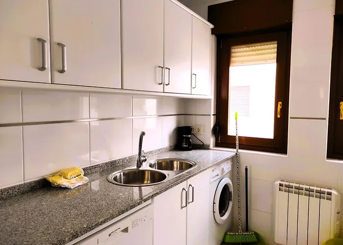 HOLIDAY HOMES Figueras AT