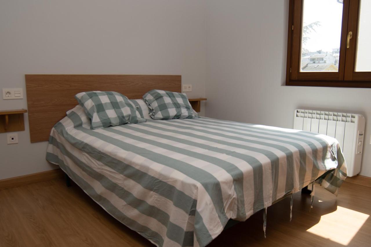 Homes Figueras At * Castropol